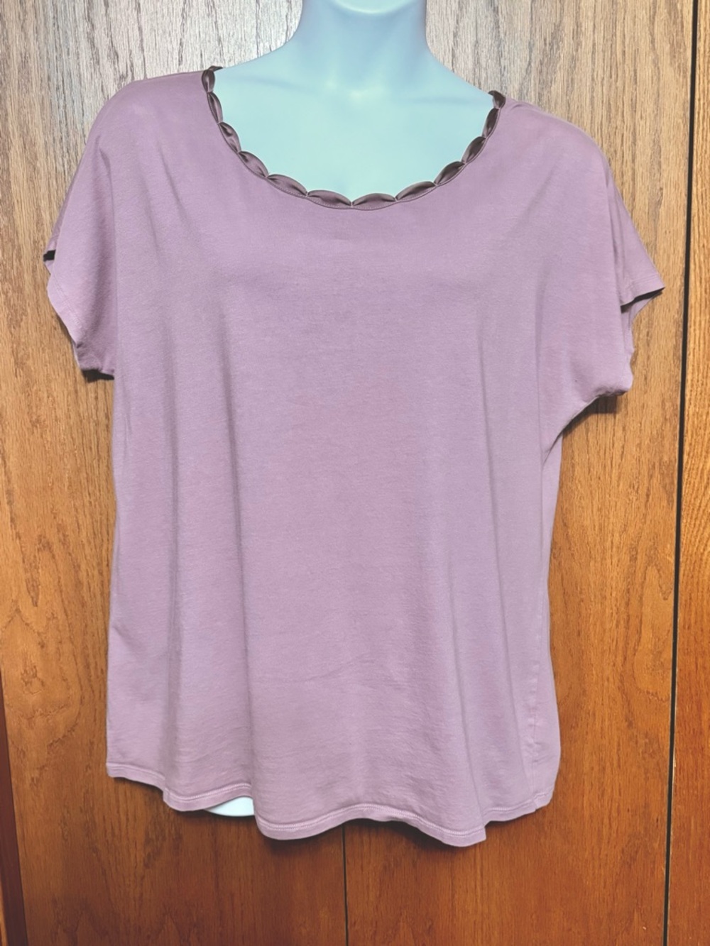 Gap Women’s Satin Detail Neck Tee